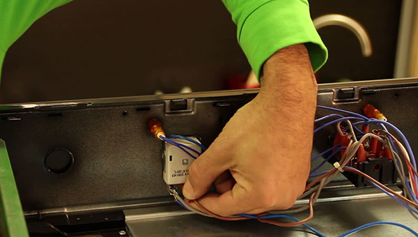 Contrôler le thermostat de régulation du four