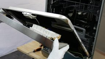 Comment changer la fermeture de porte d'un lave-vaisselle ?