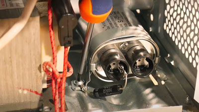 Comment remplacer la diode du micro-ondes ?