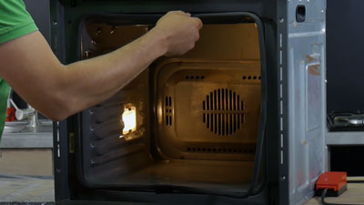 Comment changer le joint de porte d’un four ?