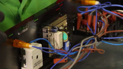 Comment changer le programmateur d’un four ?