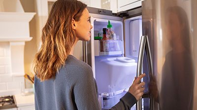 Comment changer l’étagère de porte d’un frigo ?